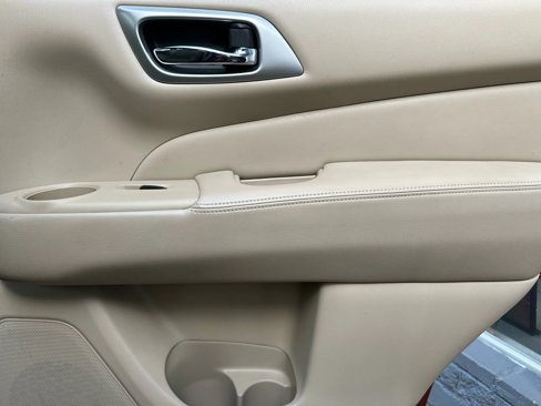 Used 2016 Nissan Pathfinder Platinum image 13