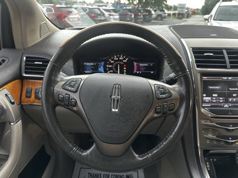 Used 2012 Lincoln MKX AWD image 24