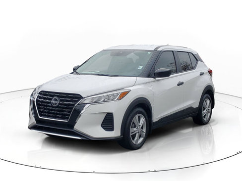 Used 2024 Nissan Kicks S image 2