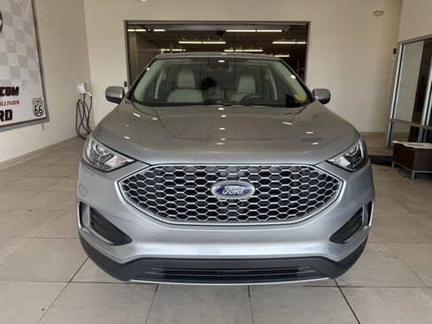 Used 2024 Ford Edge SEL image 3