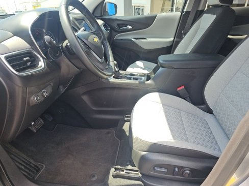 Used 2023 Chevrolet Equinox LT w/ Driver Convenience Package image 11