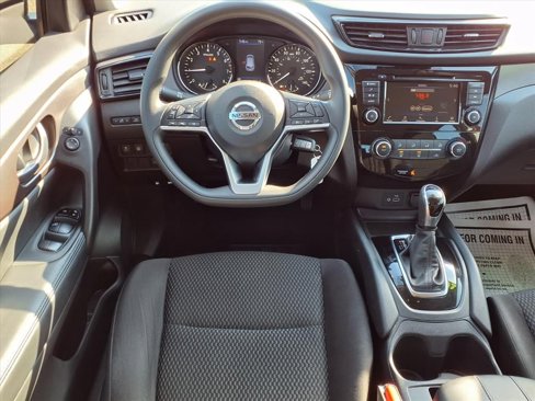 Used 2020 Nissan Rogue Sport S image 3