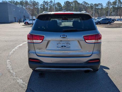 Used 2016 Kia Sorento EX image 8