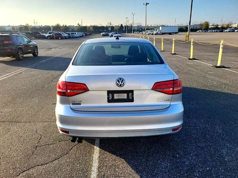 Used 2015 Volkswagen Jetta TDI S image 4