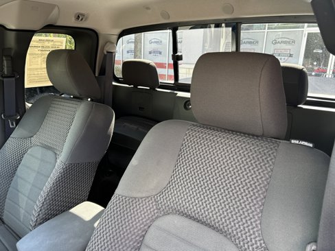 Used 2016 Nissan Frontier SV image 13
