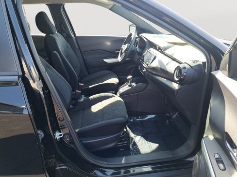 Used 2019 Nissan Kicks SV image 18