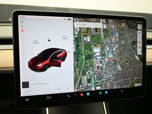 Used 2018 Tesla Model 3 Long Range image 19