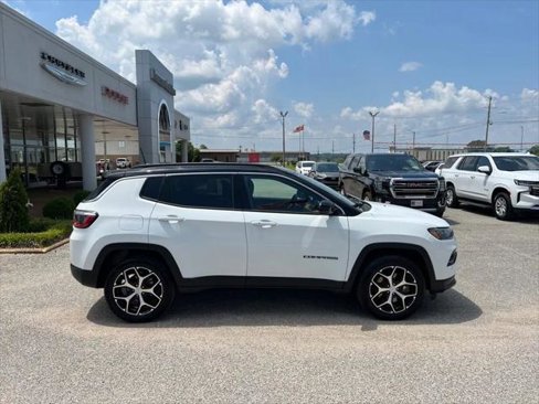 Certified 2024 Jeep Compass Limited image 2