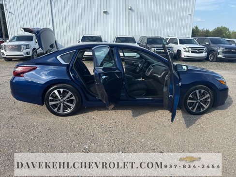 Used 2017 Nissan Altima 2.5 SR w/ LED Appearance Package image 32