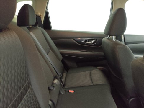 Used 2018 Nissan Rogue SV image 19