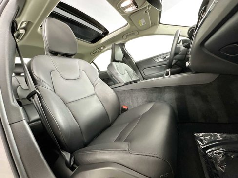 Certified 2025 Volvo S60 B5 Core image 25