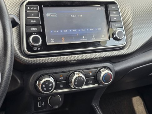 Used 2019 Nissan Kicks S image 28