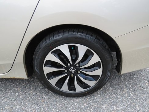 Used 2015 Honda Accord Hybrid Sedan image 30