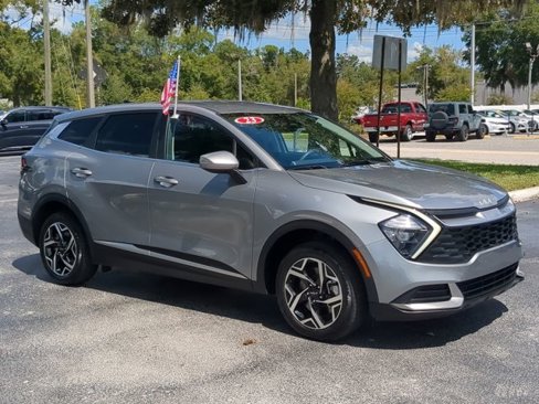 Used 2023 Kia Sportage LX image 2