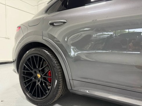 Used 2023 Porsche Cayenne GTS image 22