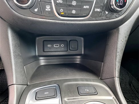 Used 2022 Chevrolet Equinox LT image 27