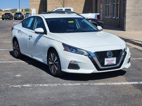 Used 2021 Nissan Altima 2.5 SV image 2