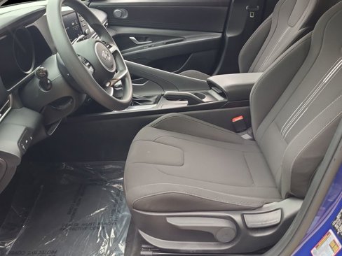 Used 2023 Hyundai Elantra SEL image 2