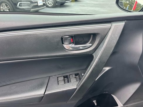 Used 2019 Toyota Corolla XLE image 14