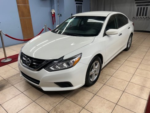 Used 2018 Nissan Altima 2.5 S image 1