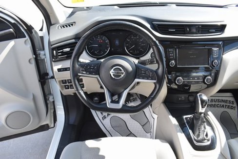 Used 2021 Nissan Rogue Sport SV image 16