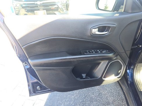 Used 2018 Jeep Compass Limited image 10
