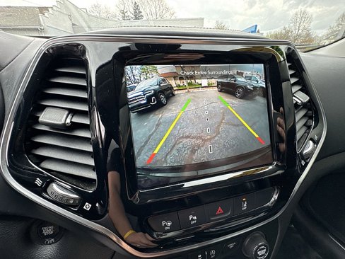Used 2019 Jeep Cherokee Overland w/ Technology Group image 14
