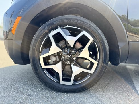 Used 2022 Hyundai Santa Cruz Limited image 3