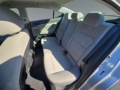 Used 2017 Hyundai Elantra SE image 17