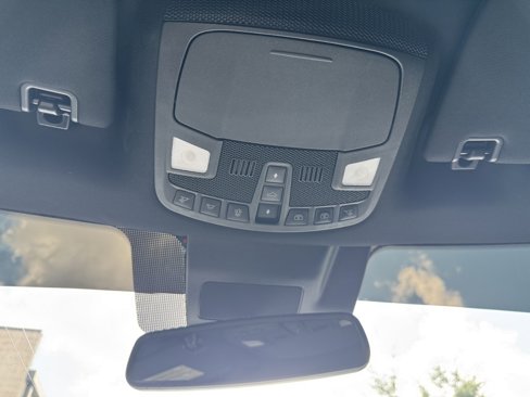 Used 2021 Ford Expedition XLT image 25