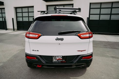 Used 2018 Jeep Cherokee Trailhawk image 8