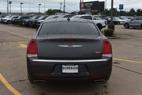 Used 2020 Chrysler 300 Touring w/ Driver Convenience Group image 6