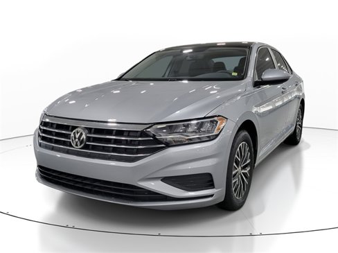 Used 2021 Volkswagen Jetta SE image 2