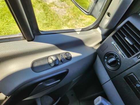 Used 2018 Mercedes-Benz Sprinter 2500 image 27