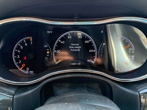 Used 2015 Jeep Grand Cherokee Overland image 25
