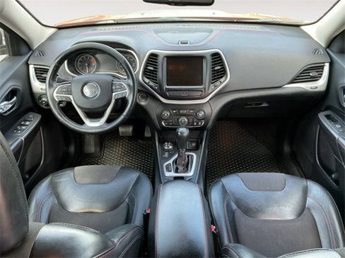Used 2016 Jeep Cherokee Trailhawk w/ Cold Weather Group image 8