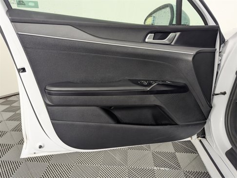 Used 2021 Kia K5 LX image 17
