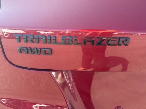 Used 2021 Chevrolet TrailBlazer RS w/ Technology Package image 10