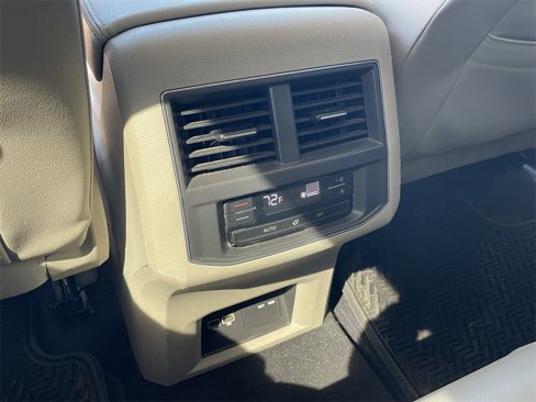 Used 2018 Volkswagen Atlas SEL w/ R-Line Package image 25