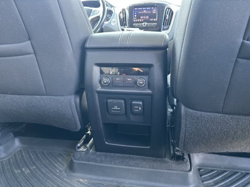 Used 2020 Chevrolet Traverse LT image 14