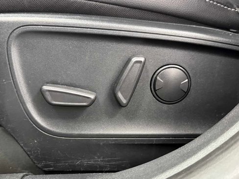 Used 2022 Ford Escape Titanium image 27