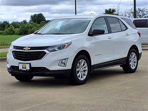 Used 2021 Chevrolet Equinox LS w/ LS Convenience Package image 2