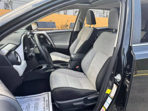 Used 2017 Toyota RAV4 XLE image 11