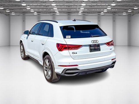 Certified 2025 Audi Q3 2.0T Premium image 3