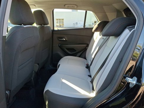 Certified 2022 Chevrolet Trax LS w/ Tint and Cruise Package image 11