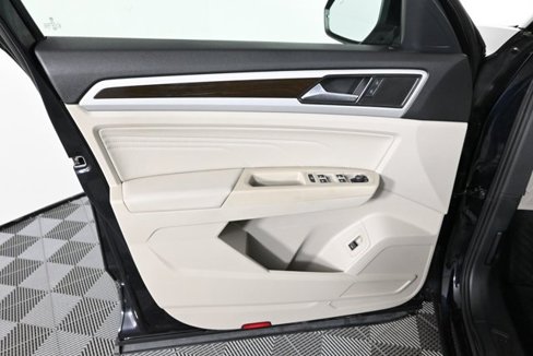 Used 2021 Volkswagen Atlas SE w/ Panoramic Sunroof Package image 21