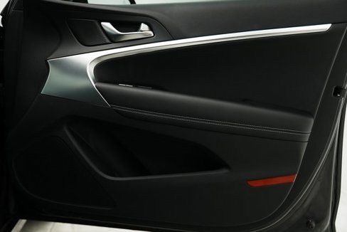 Used 2025 Genesis G70 2.5T image 38
