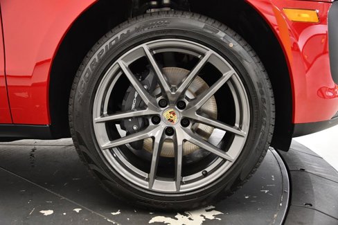 Certified 2025 Porsche Macan Turbo image 19