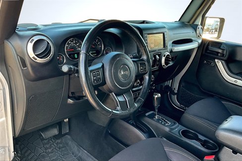 Used 2015 Jeep Wrangler Unlimited Sahara w/ Max Tow Package image 14