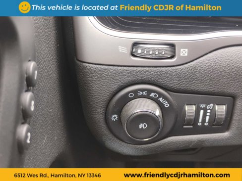 Used 2022 Jeep Cherokee Limited w/ Mopar Interior Package image 13